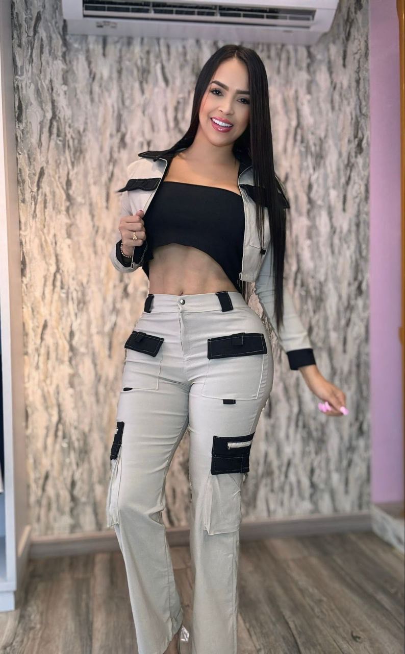 Conjunto Deportivo Mujer Olivia – 3 Piezas con Chaleco, Top y Pantalón